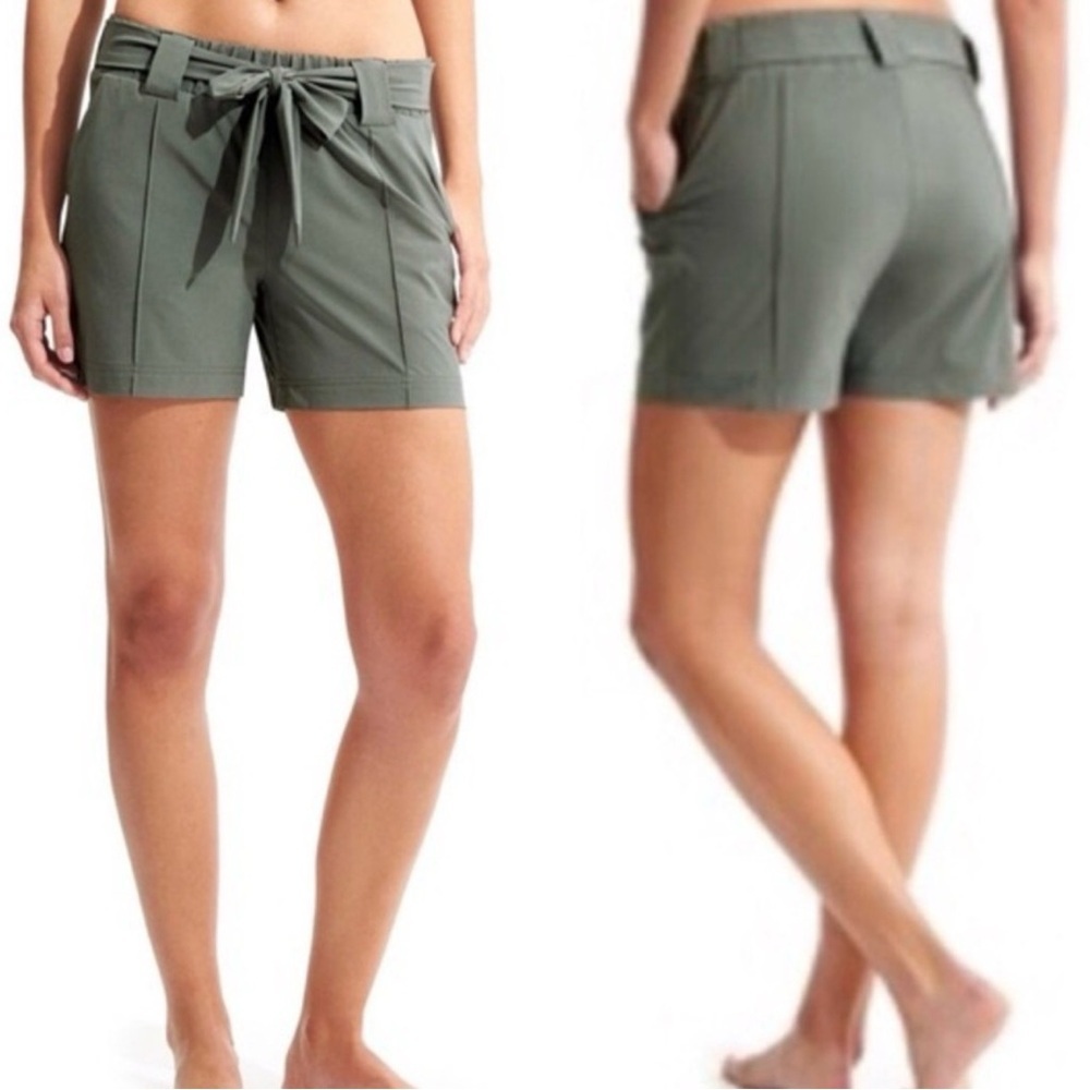 Athleta Destination Olive Green Belted Pull On Shorts Womens Sz. 6